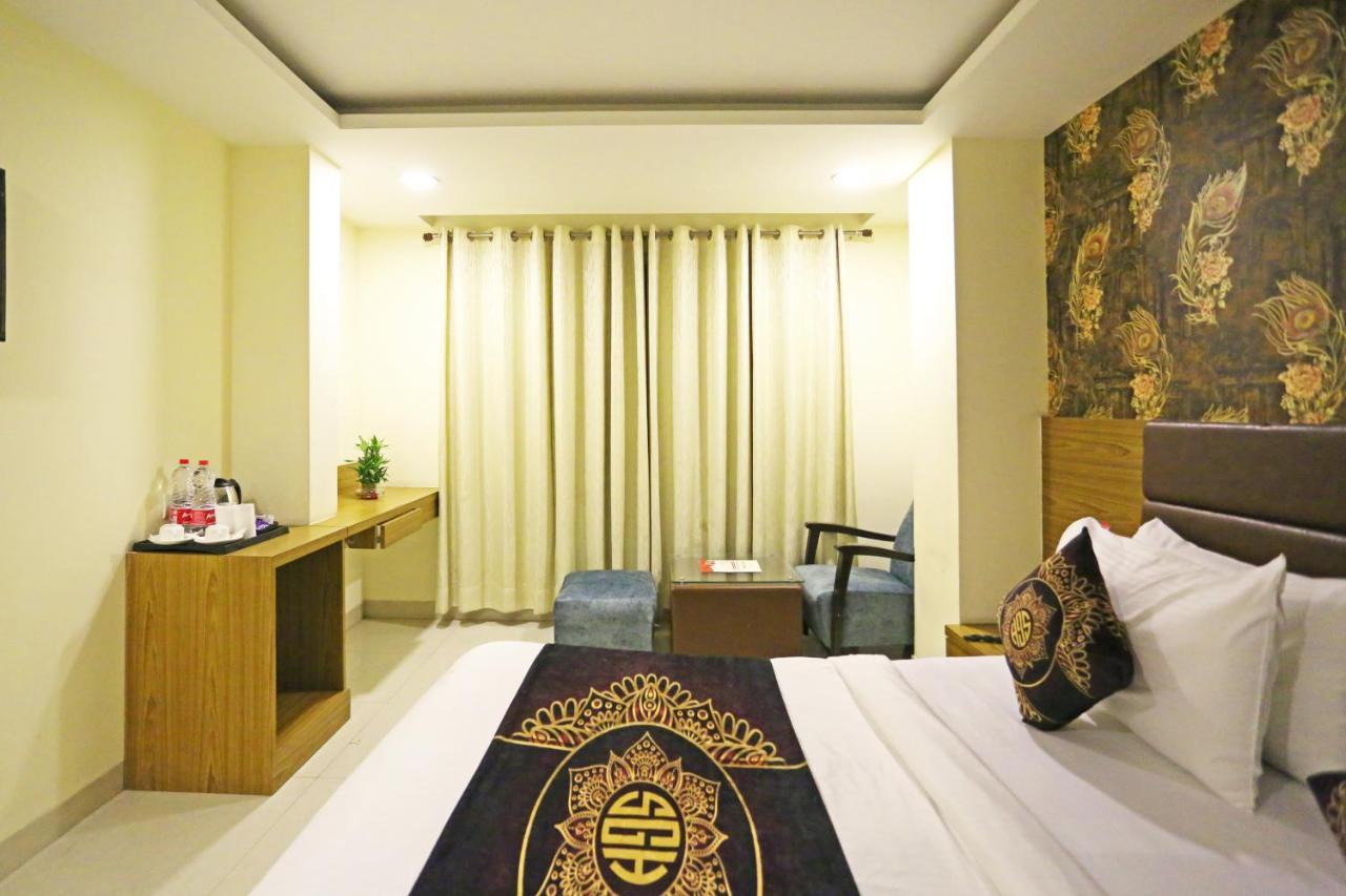 Hotel Grand Suites By D'Capitol Near Delhi Airport ニューデリー エクステリア 写真
