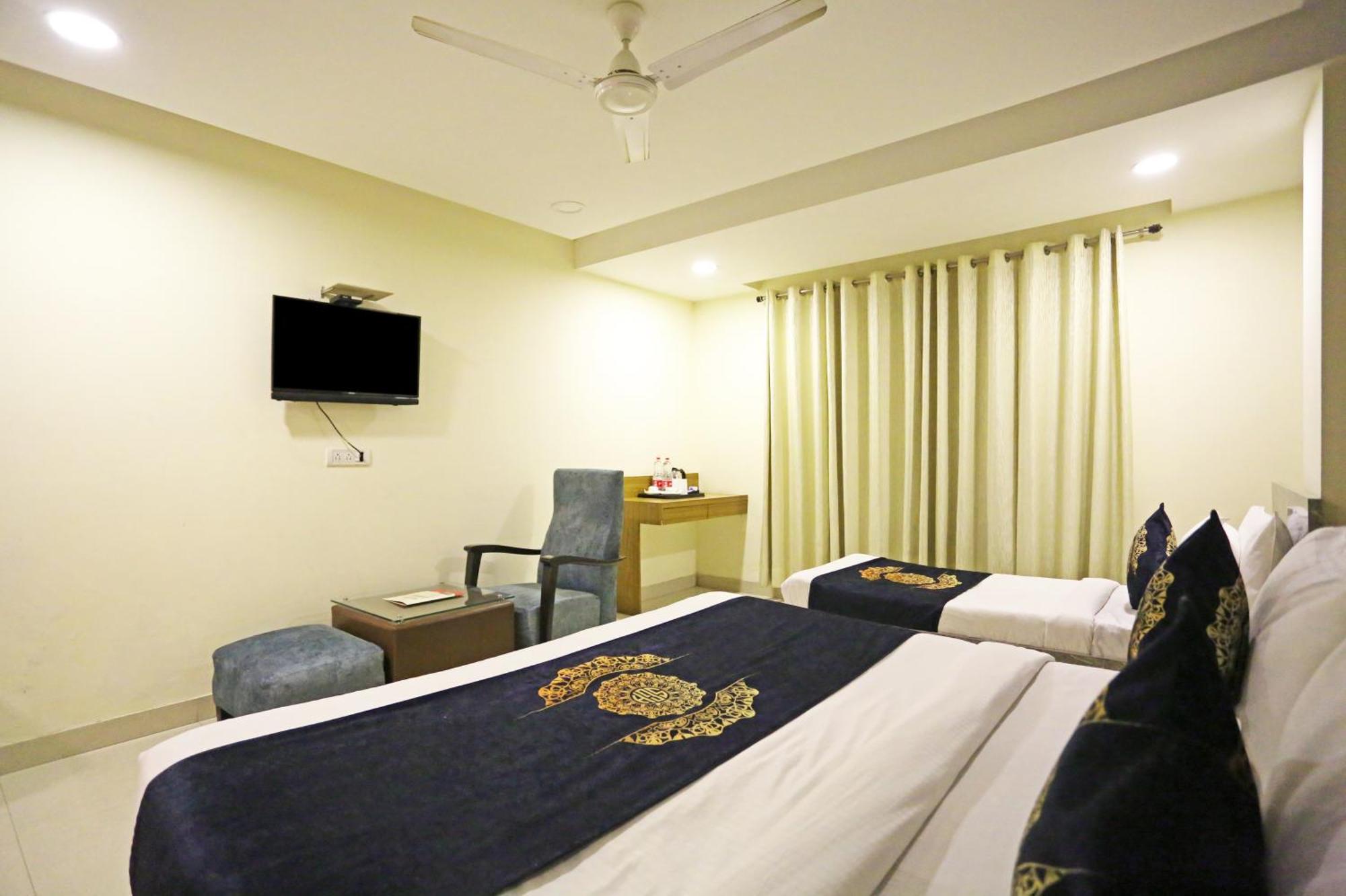 Hotel Grand Suites By D'Capitol Near Delhi Airport ニューデリー エクステリア 写真
