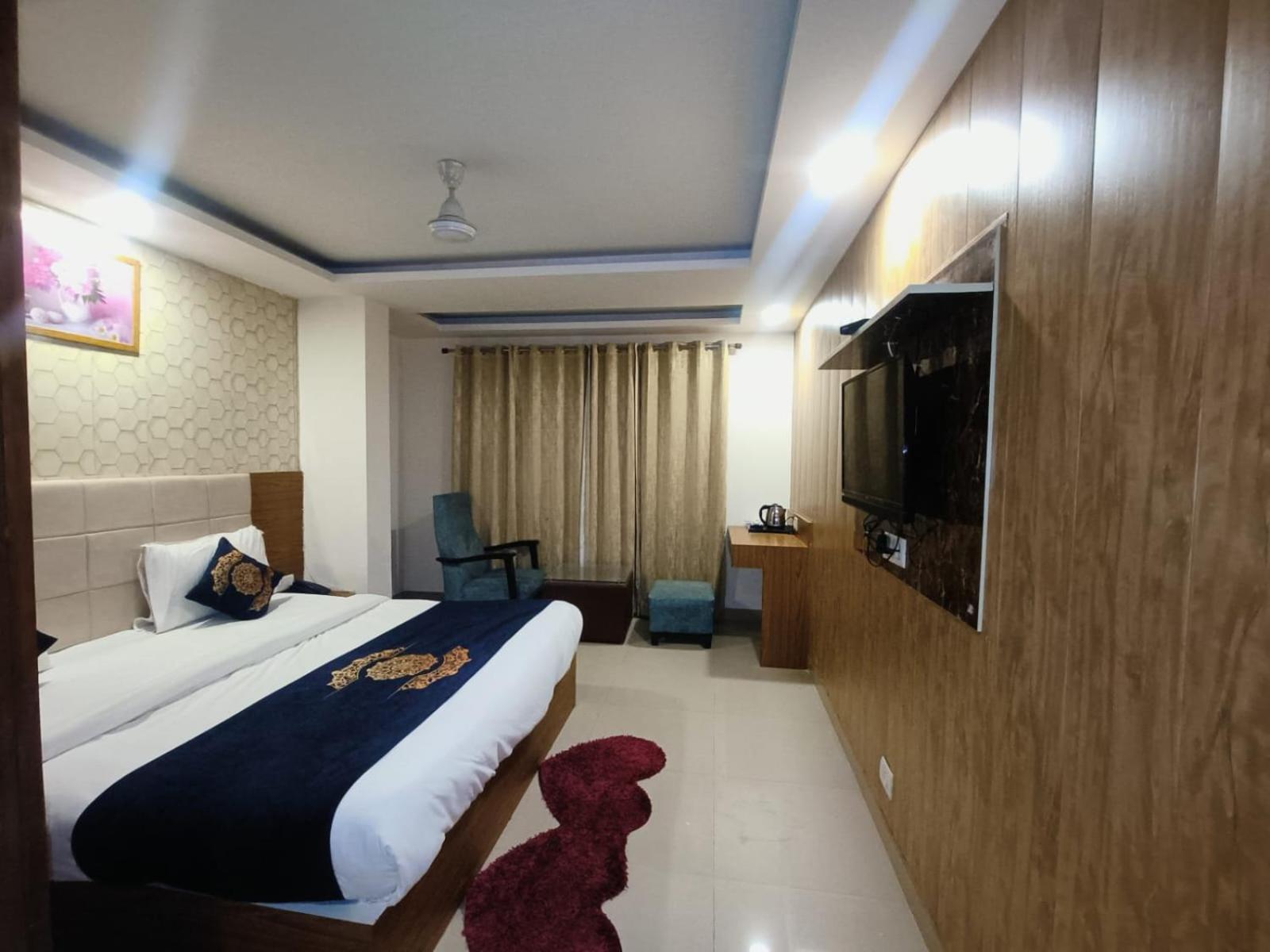 Hotel Grand Suites By D'Capitol Near Delhi Airport ニューデリー エクステリア 写真