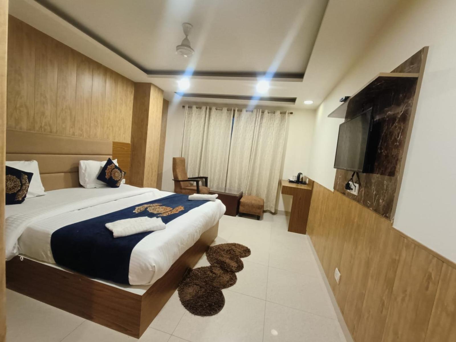Hotel Grand Suites By D'Capitol Near Delhi Airport ニューデリー エクステリア 写真