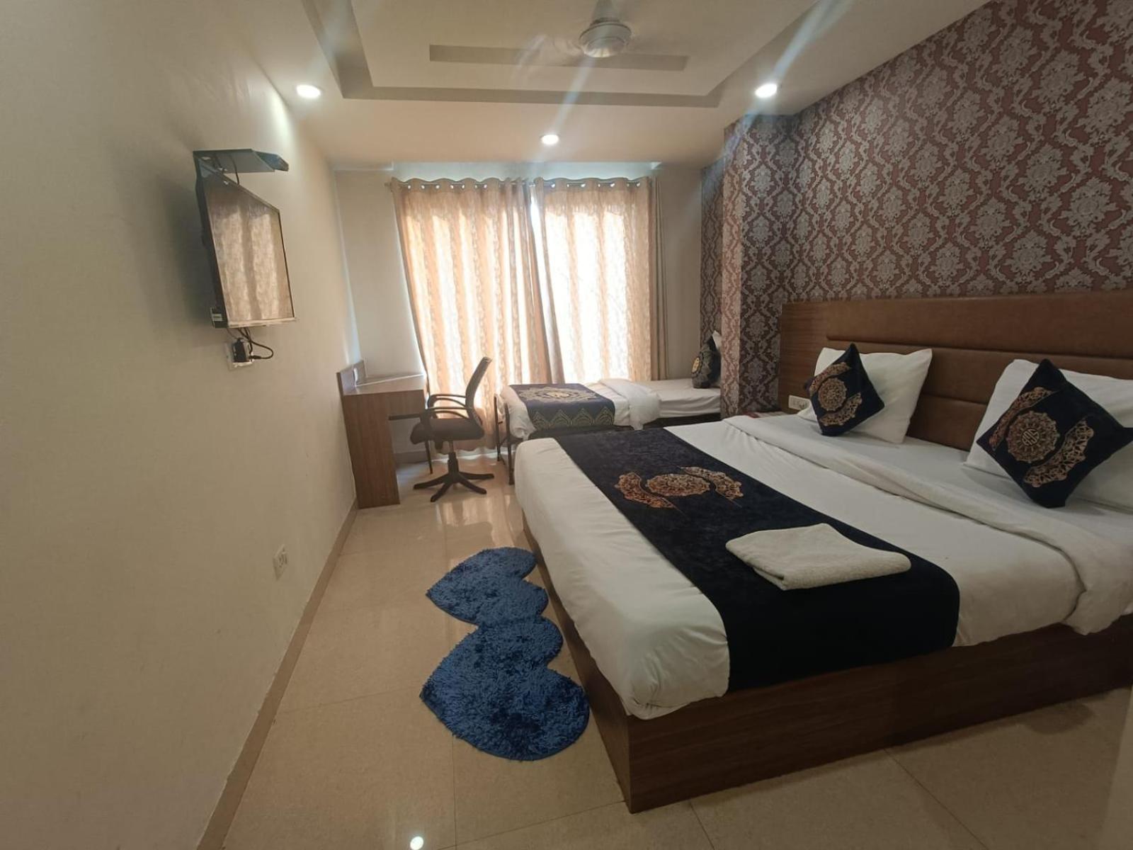 Hotel Grand Suites By D'Capitol Near Delhi Airport ニューデリー エクステリア 写真