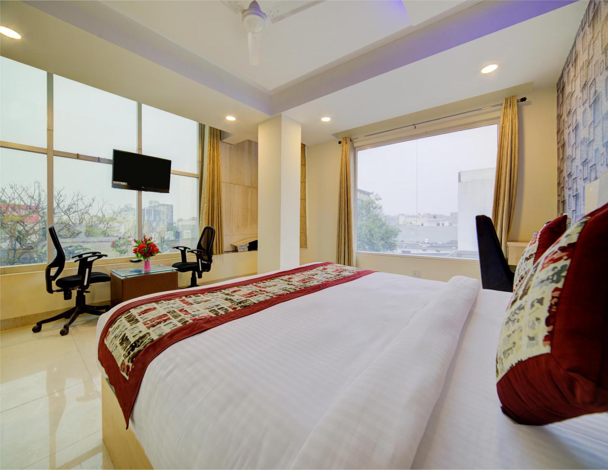 Hotel Grand Suites By D'Capitol Near Delhi Airport ニューデリー エクステリア 写真
