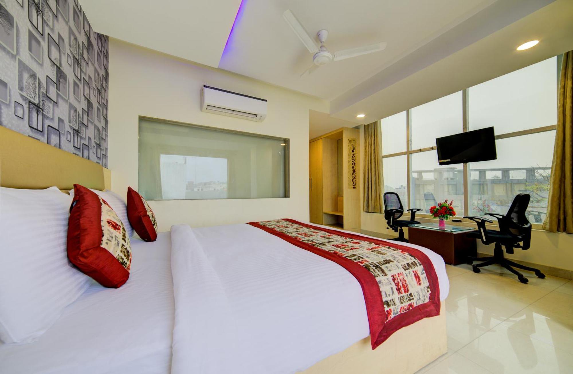 Hotel Grand Suites By D'Capitol Near Delhi Airport ニューデリー エクステリア 写真