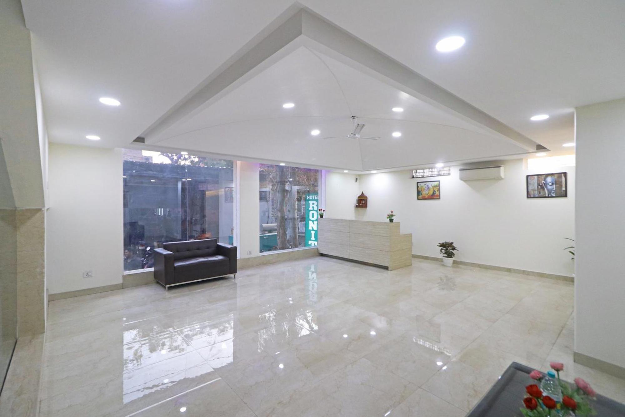 Hotel Grand Suites By D'Capitol Near Delhi Airport ニューデリー エクステリア 写真