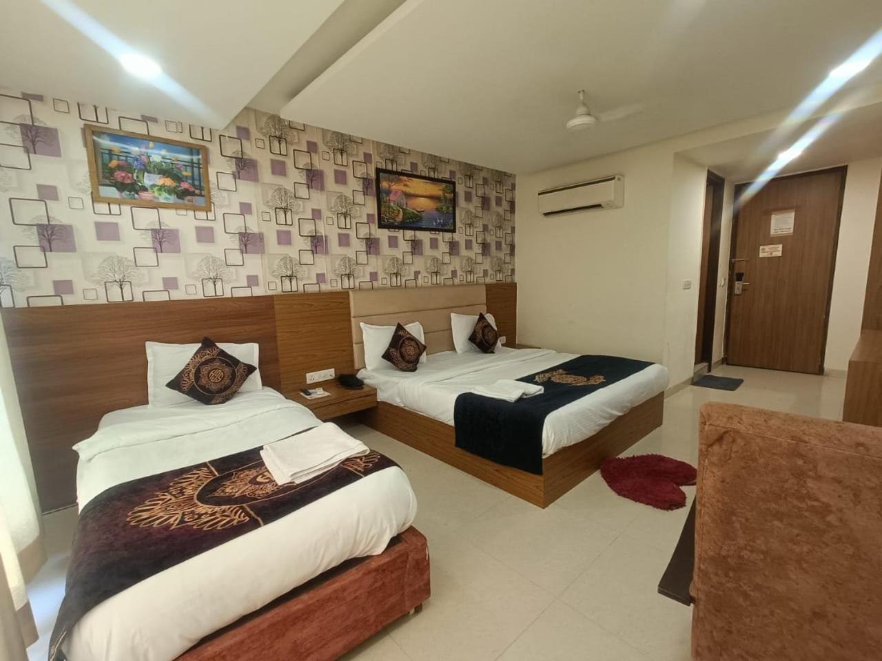 Hotel Grand Suites By D'Capitol Near Delhi Airport ニューデリー エクステリア 写真