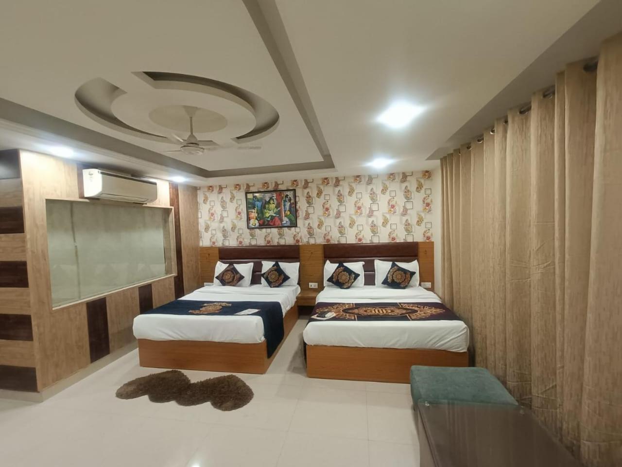 Hotel Grand Suites By D'Capitol Near Delhi Airport ニューデリー エクステリア 写真