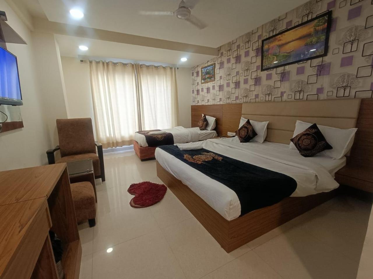 Hotel Grand Suites By D'Capitol Near Delhi Airport ニューデリー エクステリア 写真