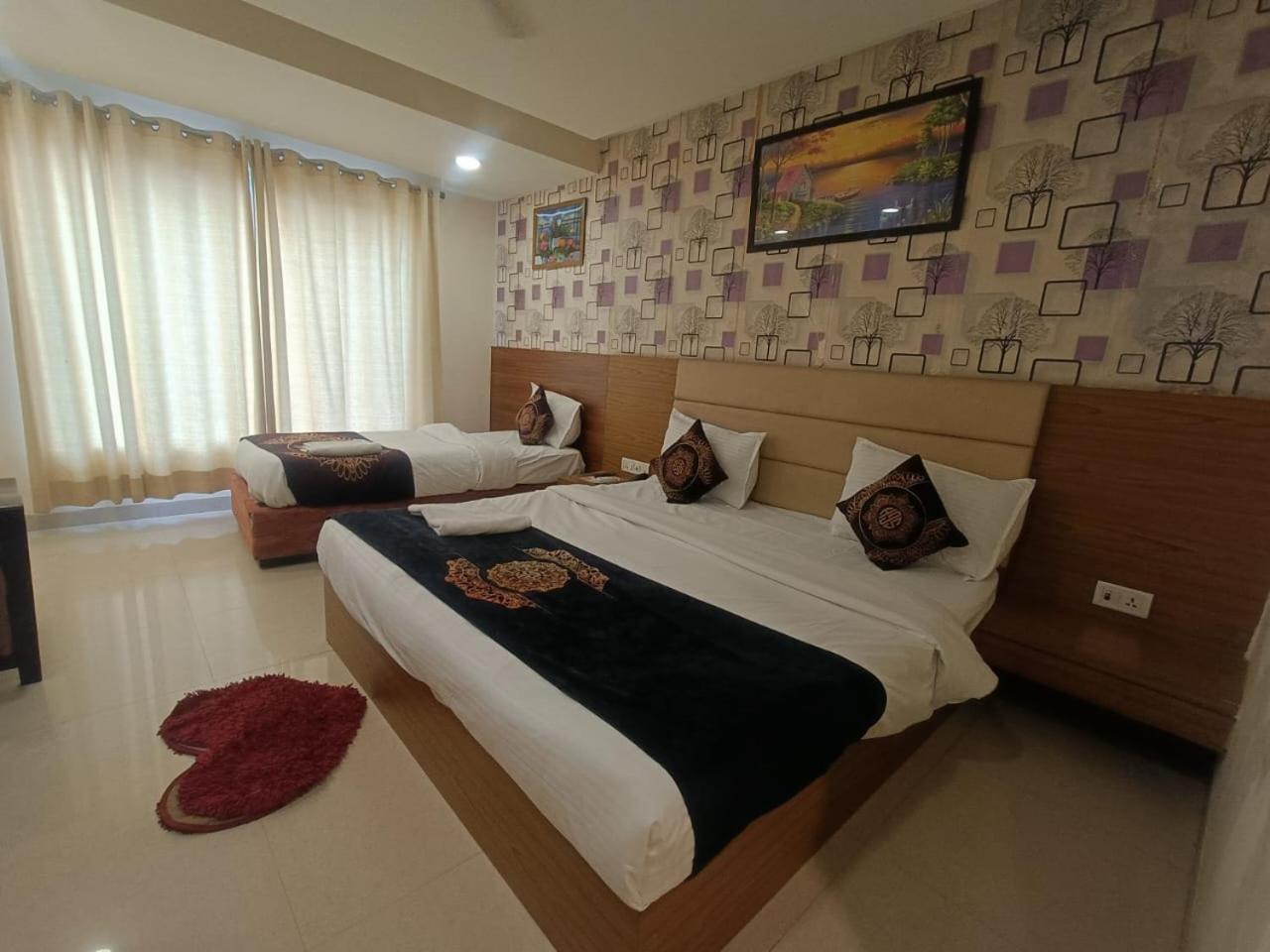 Hotel Grand Suites By D'Capitol Near Delhi Airport ニューデリー エクステリア 写真