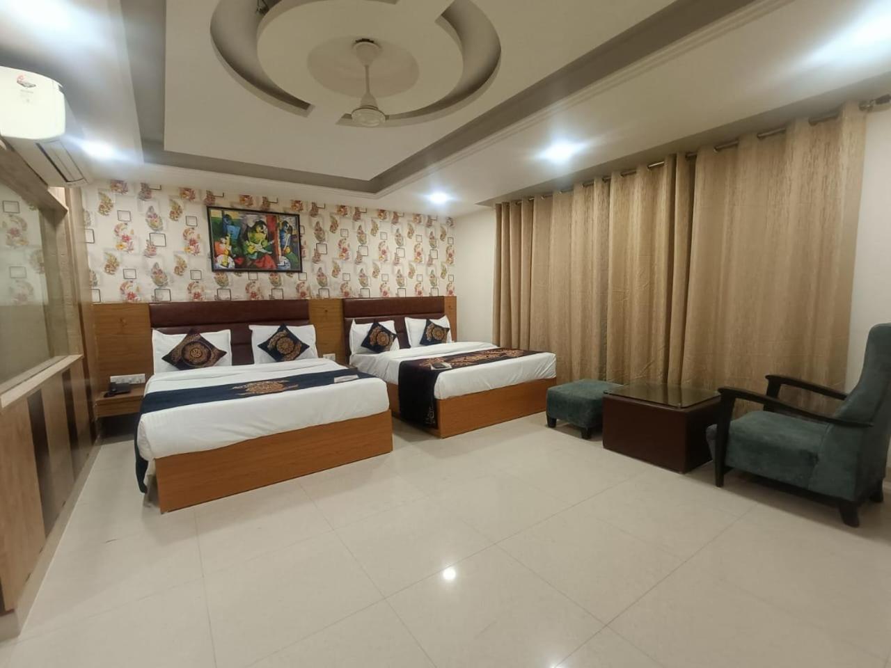 Hotel Grand Suites By D'Capitol Near Delhi Airport ニューデリー エクステリア 写真