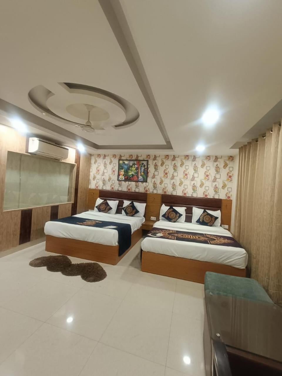 Hotel Grand Suites By D'Capitol Near Delhi Airport ニューデリー エクステリア 写真