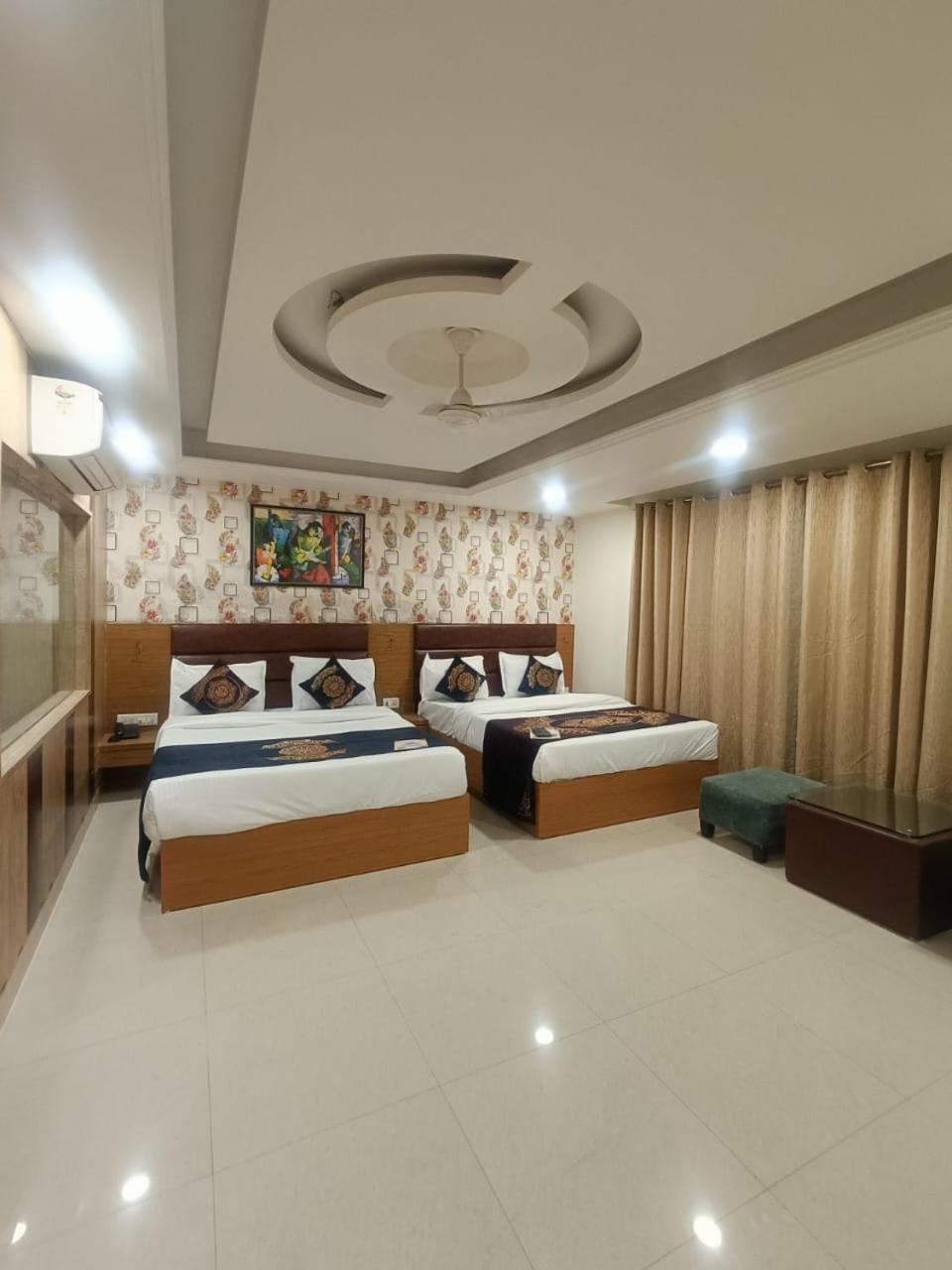 Hotel Grand Suites By D'Capitol Near Delhi Airport ニューデリー エクステリア 写真