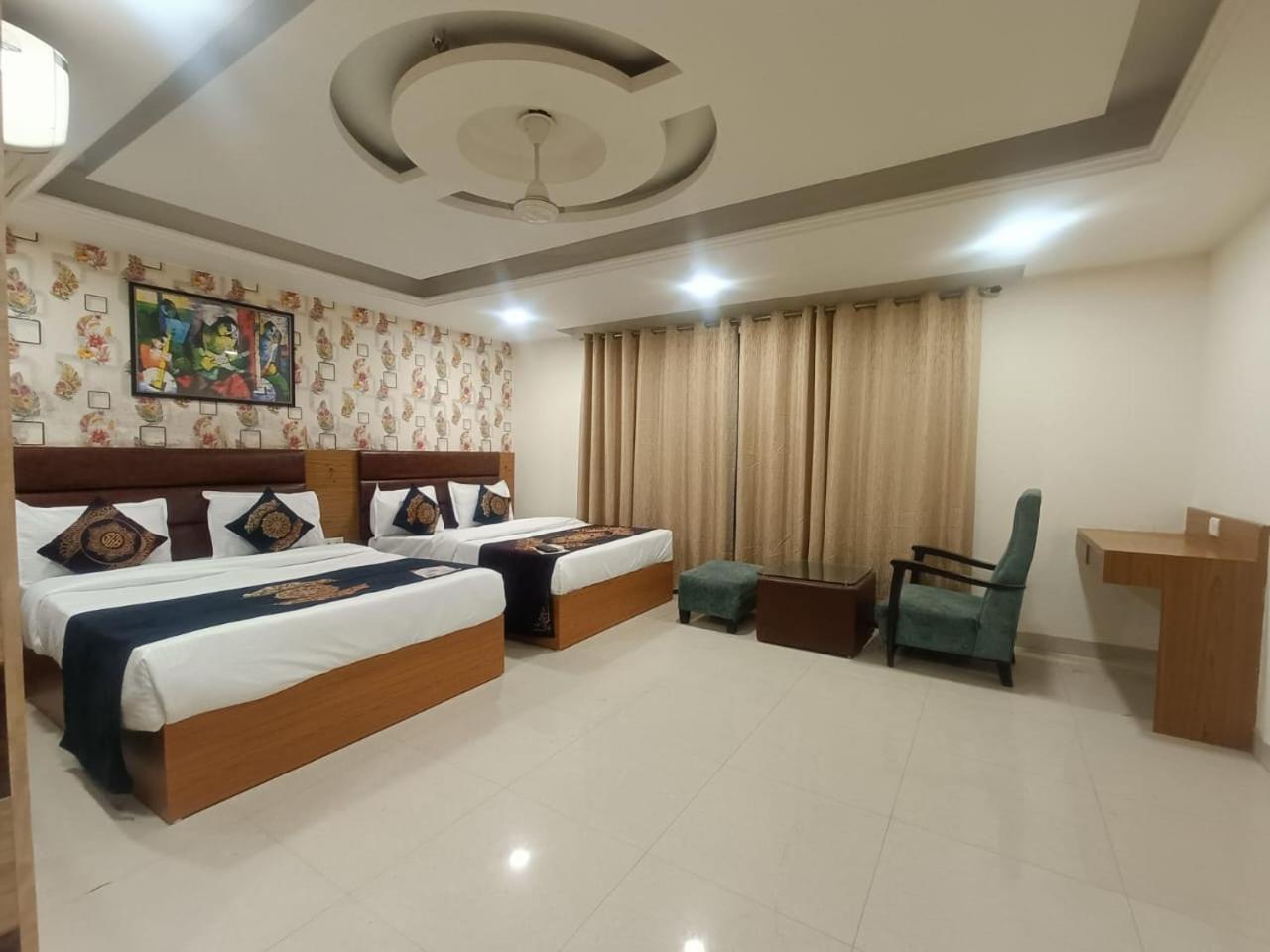 Hotel Grand Suites By D'Capitol Near Delhi Airport ニューデリー エクステリア 写真